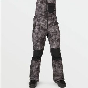 Volcom women swift Bib Overall (new without tags)